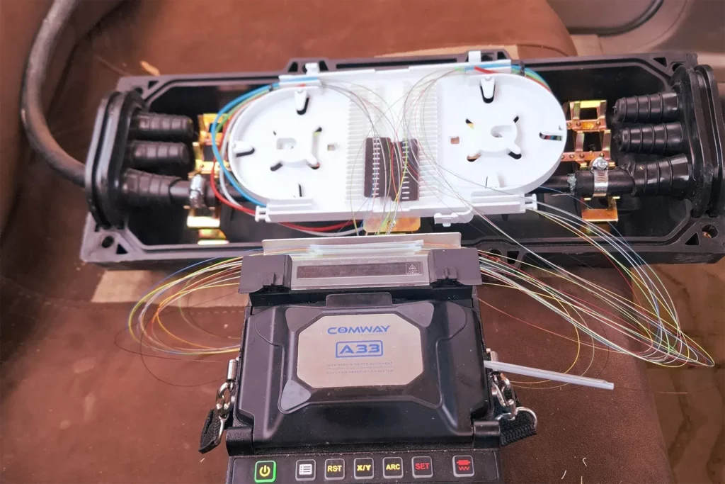 توسعه فیبر نوری در منطقه نفتی غرب کارون